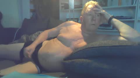 Snapshot of berra3232 chatting on March 2025 05:42:02 AM berra online show from March 2025 05:42:02 AM