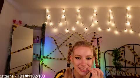 Snapshot of berrryjelly chatting on May 2026 01:07:02 PM Hi Im NikaComing back online on Monday 3 online show from May 2026 01:07:02 PM