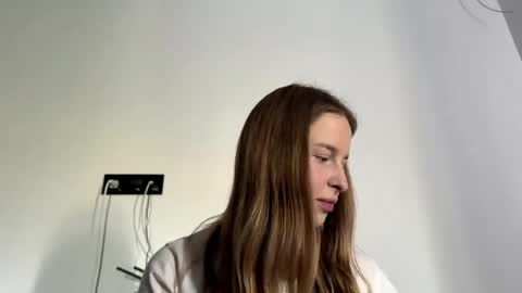 Lina online show from April 2026 02:07:02 PM