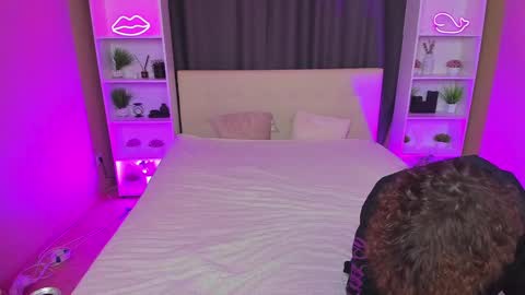 Snapshot of best_trip chatting on February 2025 02:31:02 PM Danny and Kira online show from February 2025 02:31:02 PM