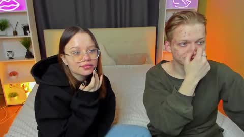 Snapshot of best_trip chatting on March 2025 02:58:01 AM Danny and Kira online show from March 2025 02:58:01 AM