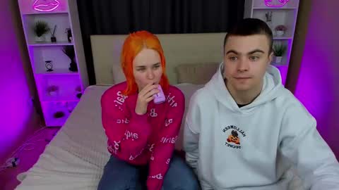 Snapshot of best_trip chatting on March 2025 08:03:02 PM Danny and Kira online show from March 2025 08:03:02 PM