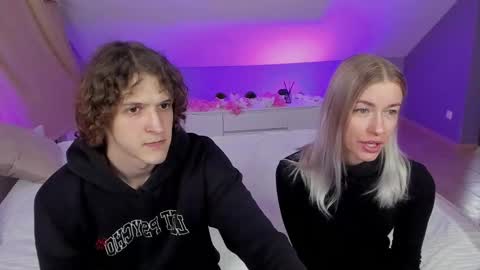 Snapshot of best_trip chatting on March 2025 08:29:01 AM Danny and Kira online show from March 2025 08:29:01 AM