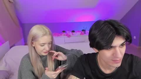 Snapshot of best_trip chatting on March 2025 05:49:02 PM Danny and Kira online show from March 2025 05:49:02 PM