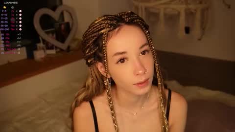 Emely online show from January 2026 03:33:01 AM