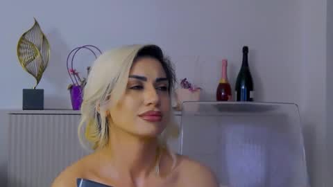Snapshot of bethierusse chatting on March 2026 02:39:01 AM bethierusse online show from March 2026 02:39:01 AM