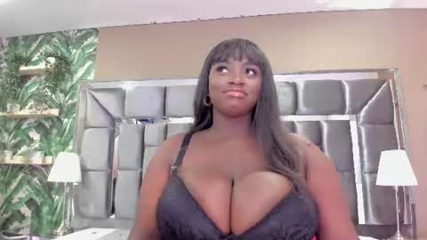 Snapshot of betsybennet chatting on July 2026 04:40:01 AM BETSY online show from July 2026 04:40:01 AM