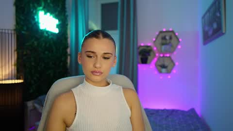 Betty Grey online show from September 2025 06:31:02 PM