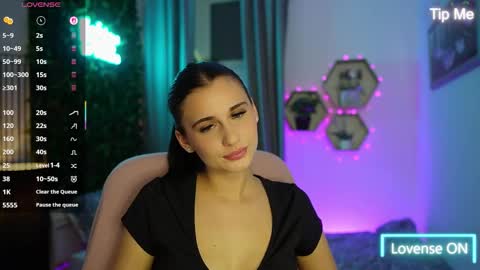 Betty Grey online show from October 2025 06:05:02 PM