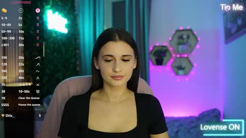 Betty Grey online show from October 2025 07:12:01 PM