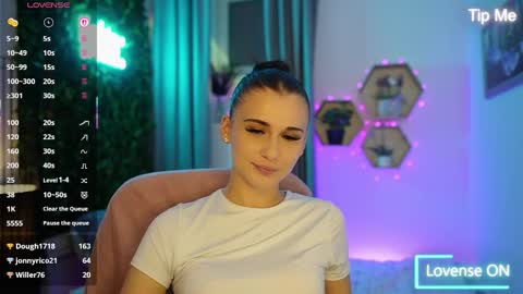Betty Grey online show from October 2025 08:11:02 PM