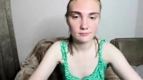 Snapshot of betty_witchy chatting on July 2026 03:08:01 AM Dory make me happier online show from July 2026 03:08:01 AM