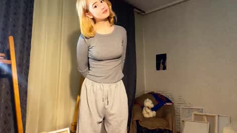 Snapshot of bettymorante chatting on February 2026 11:17:01 AM Hinata online show from February 2026 11:17:01 AM