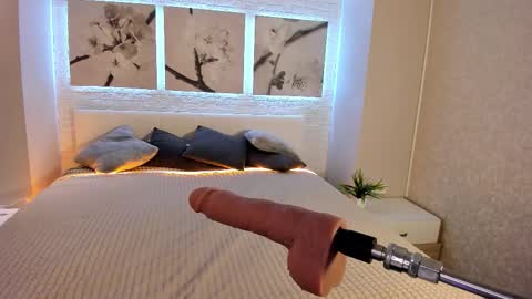 Betty online show from November 2025 08:19:01 PM