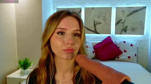 Snapshot of bettyrouse chatting on February 2026 08:52:01 PM Betty online show from February 2026 08:52:01 PM