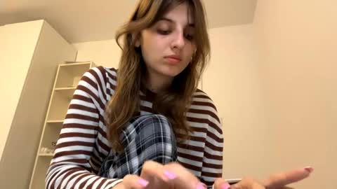 Snapshot of beulahweikert chatting on May 2026 05:43:01 PM Lina online show from May 2026 05:43:01 PM