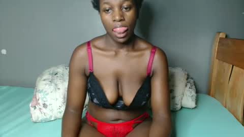 Snapshot of beverly_bay chatting on June 2026 12:34:02 AM beverly online show from June 2026 12:34:02 AM