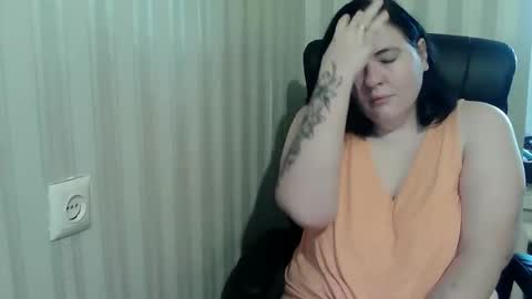 Snapshot of beverlyphyllis chatting on November 2025 11:53:02 AM BeverlyPhyllis online show from November 2025 11:53:02 AM