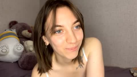 Bella online show from April 2026 07:58:02 PM