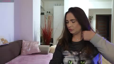   BeyonceDoll       Twitter DollBeyonce    online show from February 2026 08:07:02 PM