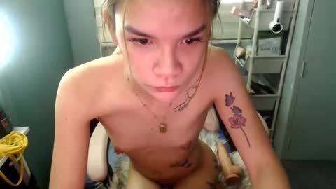 Snapshot of bheefuck52 chatting on May 2026 04:52:01 AM bhee52 online show from May 2026 04:52:01 AM