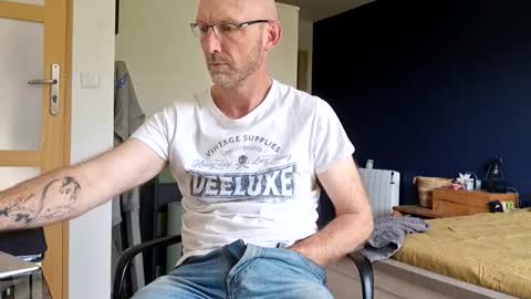 My name is David and if you like public exhibitions you wont be disappointed with me LoL - My favorite vibes is 44  online show from March 2026 09:02:02 AM