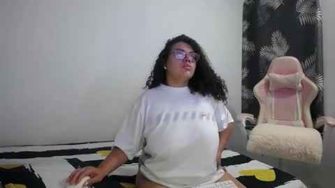 Bianca Tuesday to Sunday from 2am to 6am UTC-5 online show from January 2026 09:34:02 AM