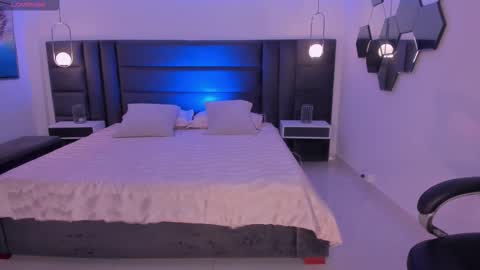 Bianca Pierce online show from November 2025 12:28:01 PM