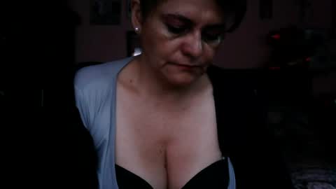 Snapshot of biancasteel chatting on May 2026 12:01:01 PM biancasteel online show from May 2026 12:01:01 PM