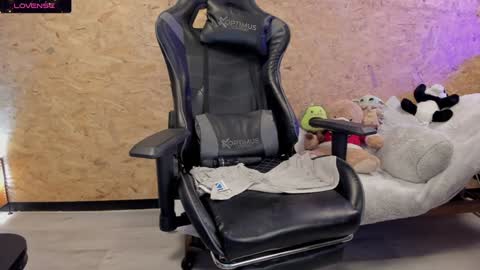 Biancastrong.. IGThebiancastrong online show from January 2025 08:31:01 AM