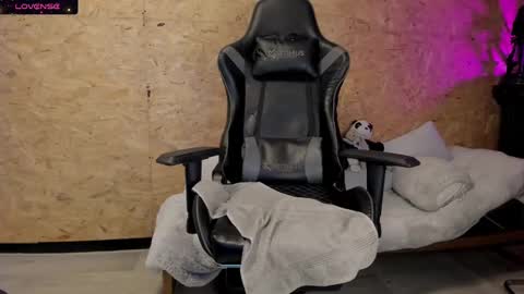 Biancastrong.. IGThebiancastrong online show from February 2025 08:38:01 AM