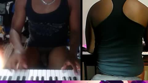 Snapshot of bicepsandfrot chatting on October 2025 12:46:02 AM BicepsandFrot online show from October 2025 12:46:02 AM