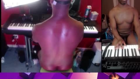 Snapshot of bicepsandfrot chatting on February 2026 06:40:02 AM BicepsandFrot online show from February 2026 06:40:02 AM