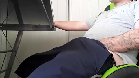 Snapshot of big_balls_big_load chatting on December 2024 06:28:01 AM big_balls_big_load online show from December 2024 06:28:01 AM