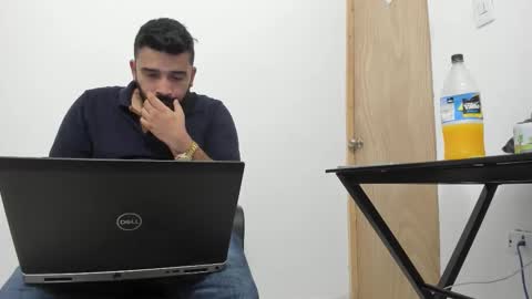 Tommy online show from October 2025 08:54:02 PM