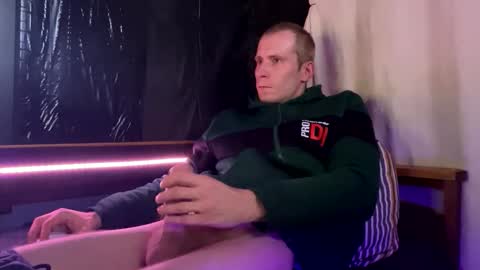 Snapshot of big_hairy_cock_is_horny chatting on November 2025 09:13:02 PM big_hairy_cock_is_horny online show from November 2025 09:13:02 PM