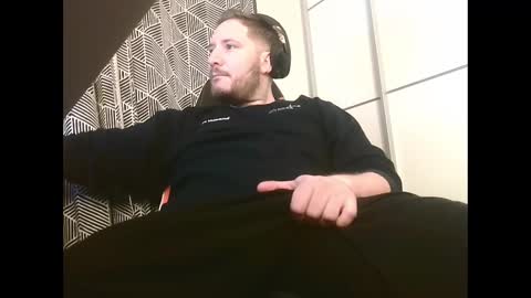 Snapshot of big_sele chatting on February 2025 03:42:01 AM bigbroly88 online show from February 2025 03:42:01 AM