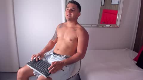 Tylerr online show from September 2025 08:20:01 PM