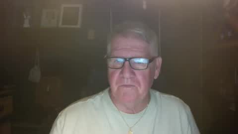 Snapshot of bigbeerdrinker1 chatting on November 2025 05:17:02 AM bigbeerdrinker online show from November 2025 05:17:02 AM