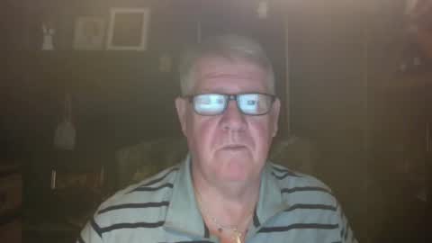 Snapshot of bigbeerdrinker1 chatting on November 2025 07:06:02 AM bigbeerdrinker online show from November 2025 07:06:02 AM