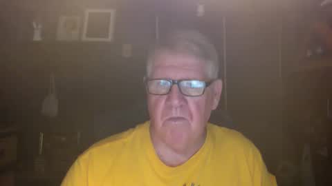 Snapshot of bigbeerdrinker1 chatting on November 2025 06:41:02 AM bigbeerdrinker online show from November 2025 06:41:02 AM