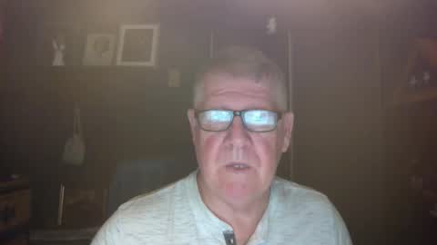 Snapshot of bigbeerdrinker1 chatting on November 2025 06:39:03 AM bigbeerdrinker online show from November 2025 06:39:03 AM