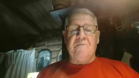 Snapshot of bigbeerdrinker1 chatting on December 2025 11:56:02 PM bigbeerdrinker online show from December 2025 11:56:02 PM