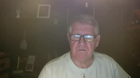 Snapshot of bigbeerdrinker1 chatting on December 2025 06:09:01 AM bigbeerdrinker online show from December 2025 06:09:01 AM