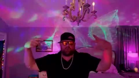 Snapshot of bigboi1o11 chatting on April 2026 08:02:02 AM Bigboi1o11 online show from April 2026 08:02:02 AM