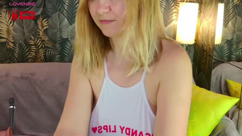 Snapshot of bigboobsarri chatting on March 2026 01:39:01 PM BigBoobsArri online show from March 2026 01:39:01 PM