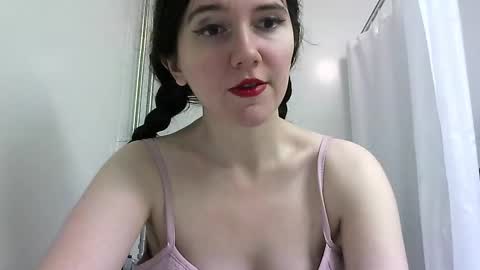 Isabella online show from September 2025 04:08:02 PM