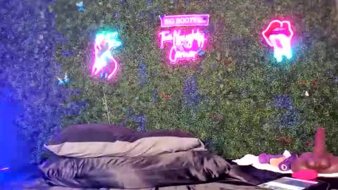 bigbuttsarena online show from March 2026 08:26:01 PM