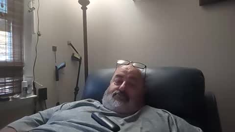 Snapshot of bigfuzzyteddybear chatting on December 2025 06:45:01 PM bigfuzzyteddybear online show from December 2025 06:45:01 PM