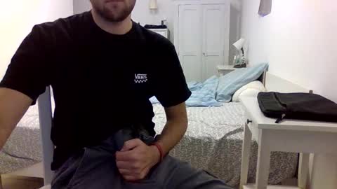 Snapshot of biggbaguette1 chatting on October 2025 02:47:01 PM biggbaguette1 online show from October 2025 02:47:01 PM